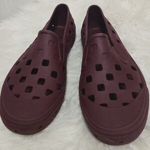 VANS Trek Slip-On Rubber Flat Shoes  Wine Color Womens Size 8